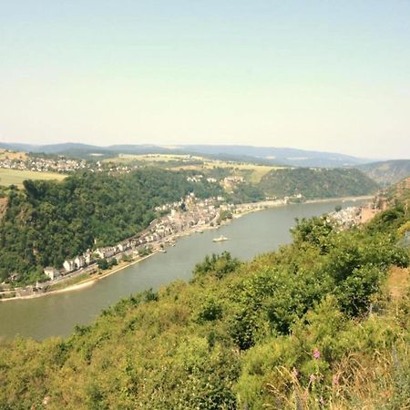 Cosy Holiday Home In Sankt Goarshausen With Barbecue 외부 사진