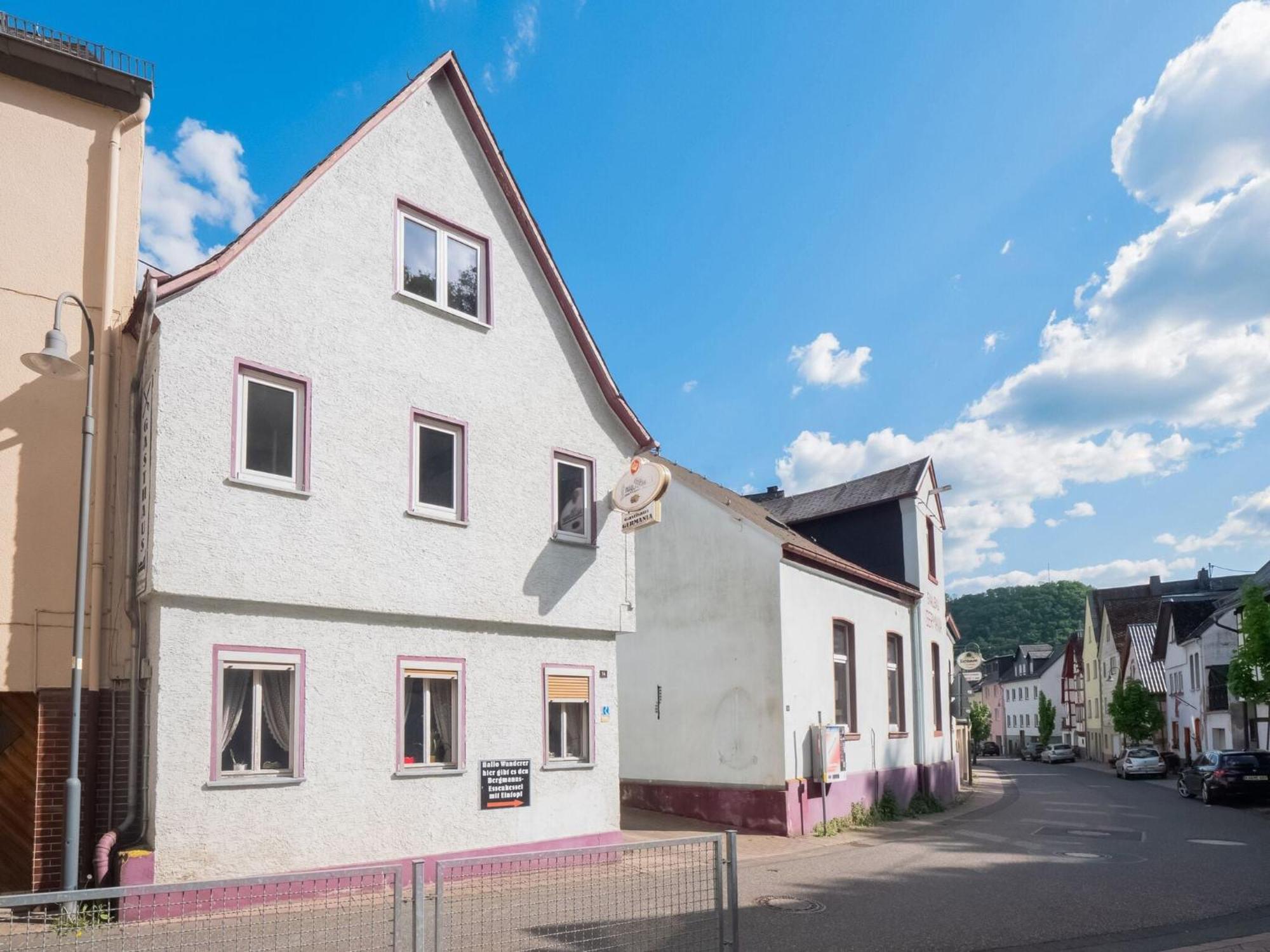 Cosy Holiday Home In Sankt Goarshausen With Barbecue 외부 사진