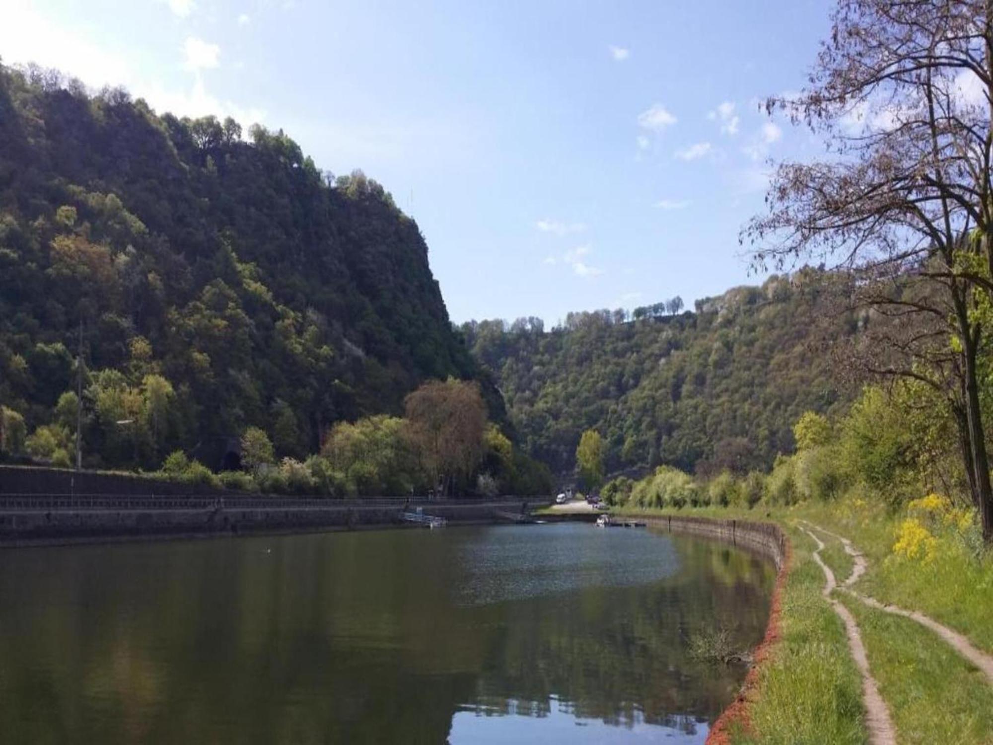 Cosy Holiday Home In Sankt Goarshausen With Barbecue 외부 사진